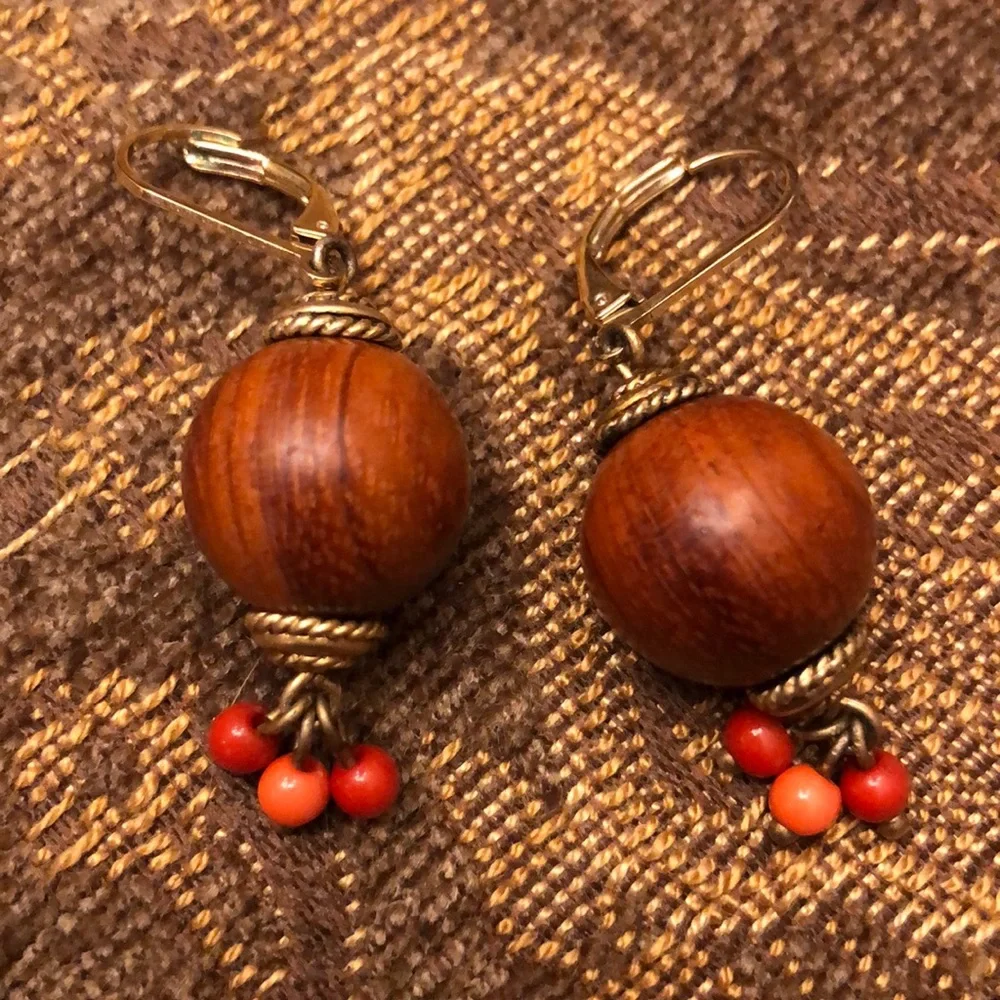 Multi colored beads on a Gold  chain w/ earrings